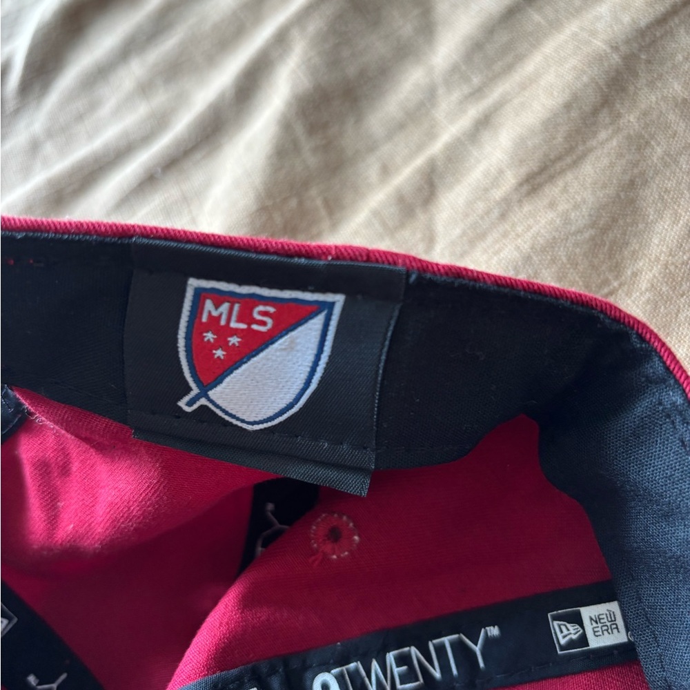 Atlanta United New Era Red Cap with Logo - Picture 5 of 6